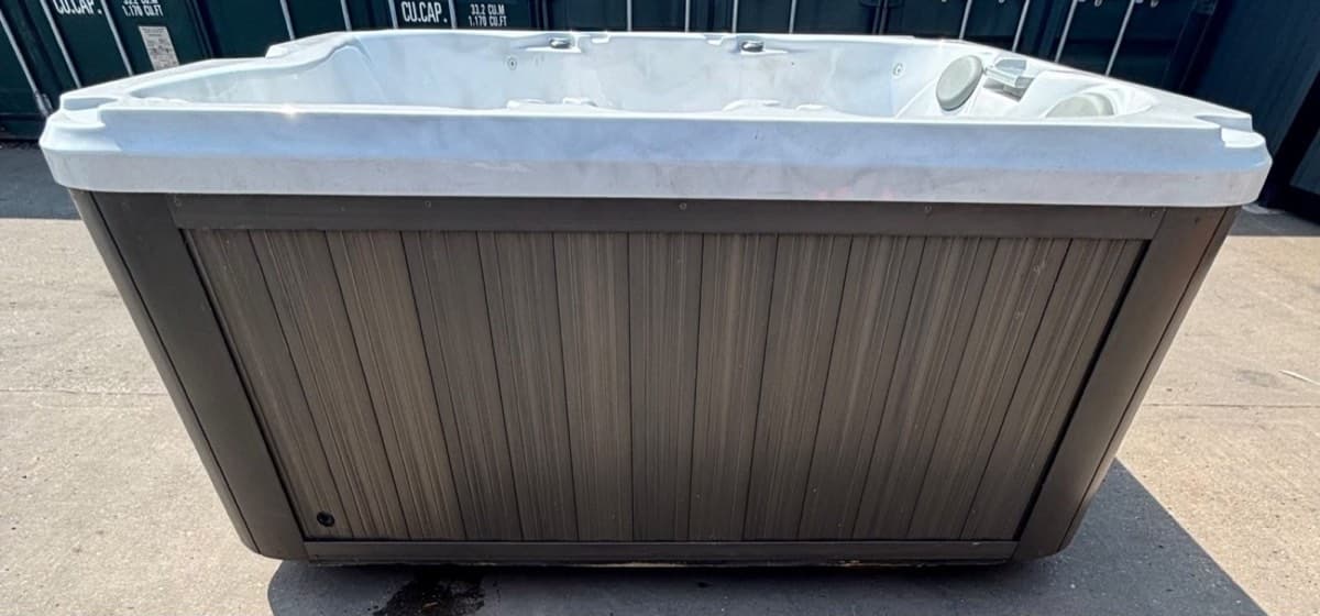 Jacuzzi J225 photo 2