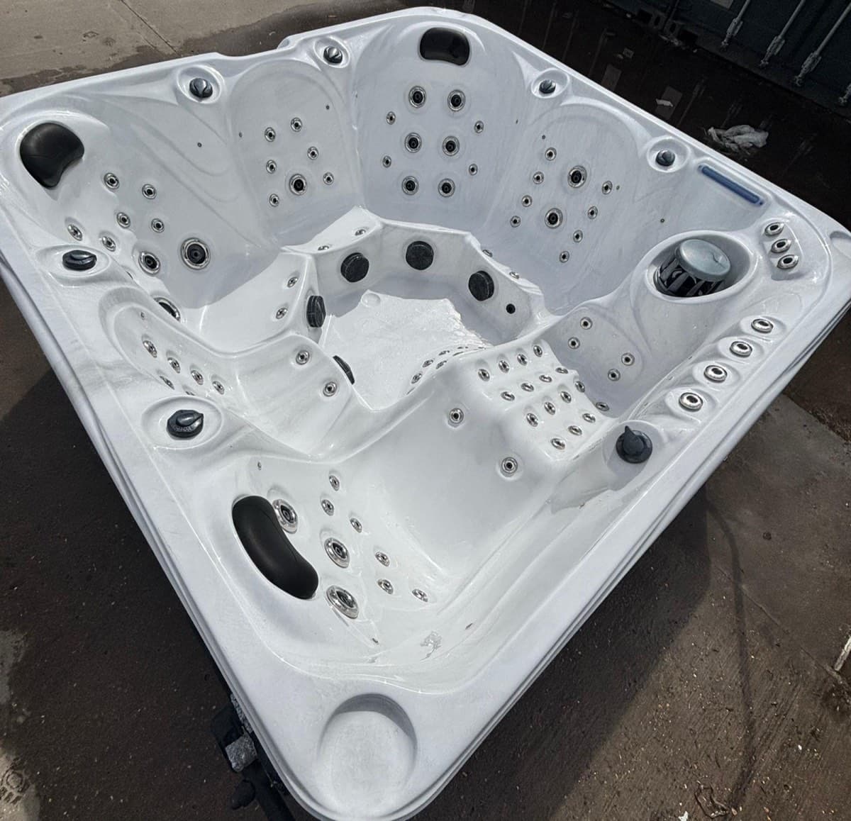 Swanboro Single Lounger Spa photo 4