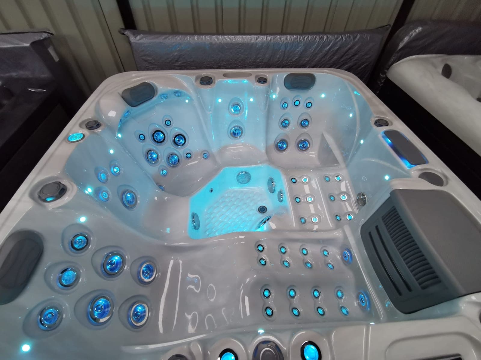 iduThree hot tub — photo 14