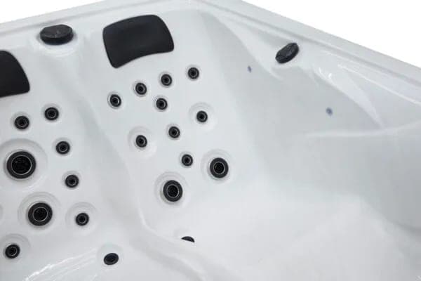 Bliss Luxury V2 hot tub — photo 7