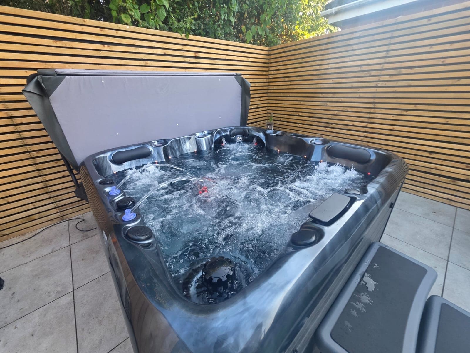 Retreat ProOne hot tub — photo 5