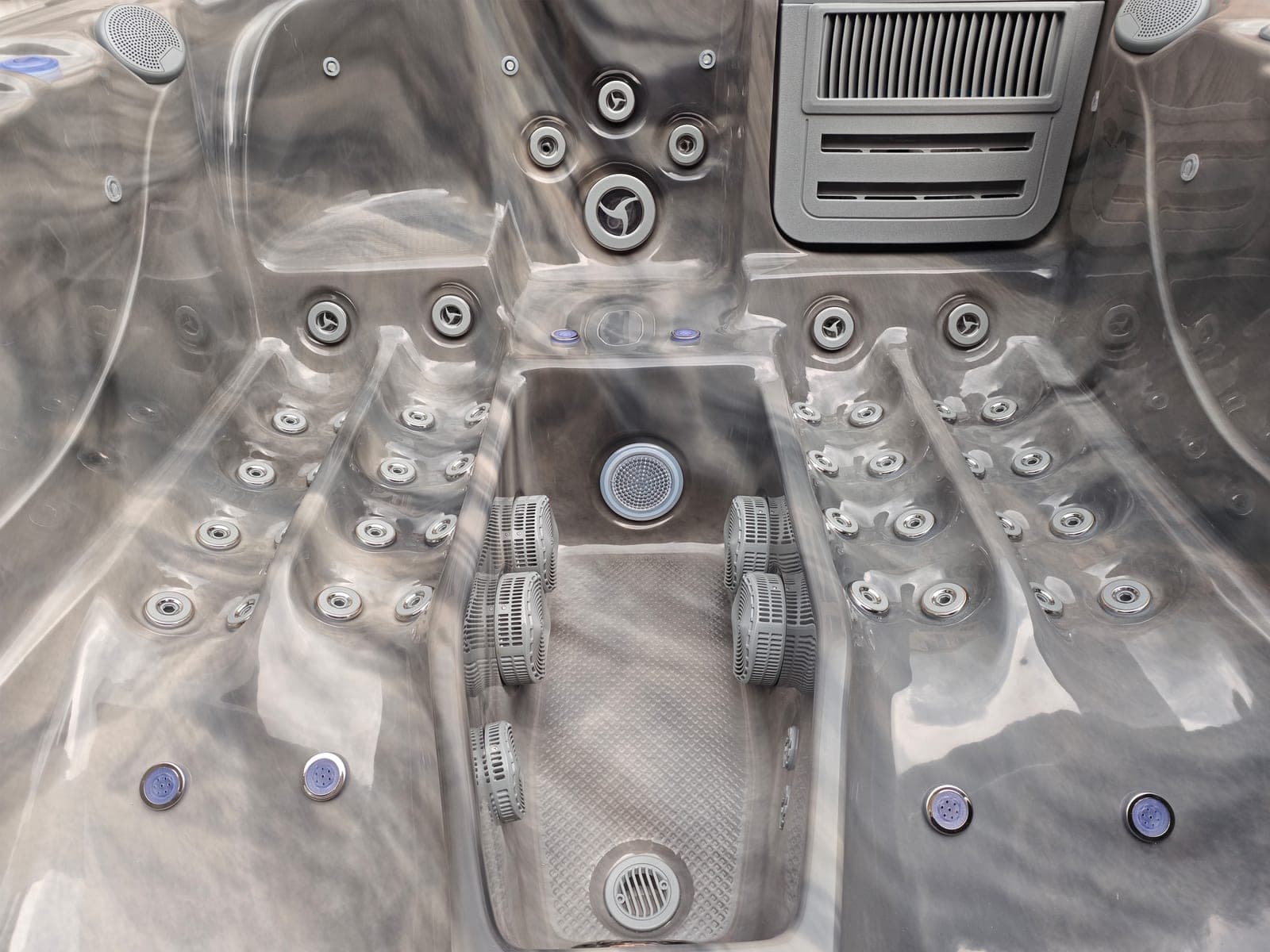 Triton V2 Elite hot tub — photo 15