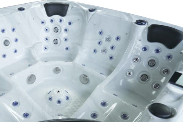 ViisiThree hot tub — photo 17